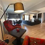 Villa Handra *
